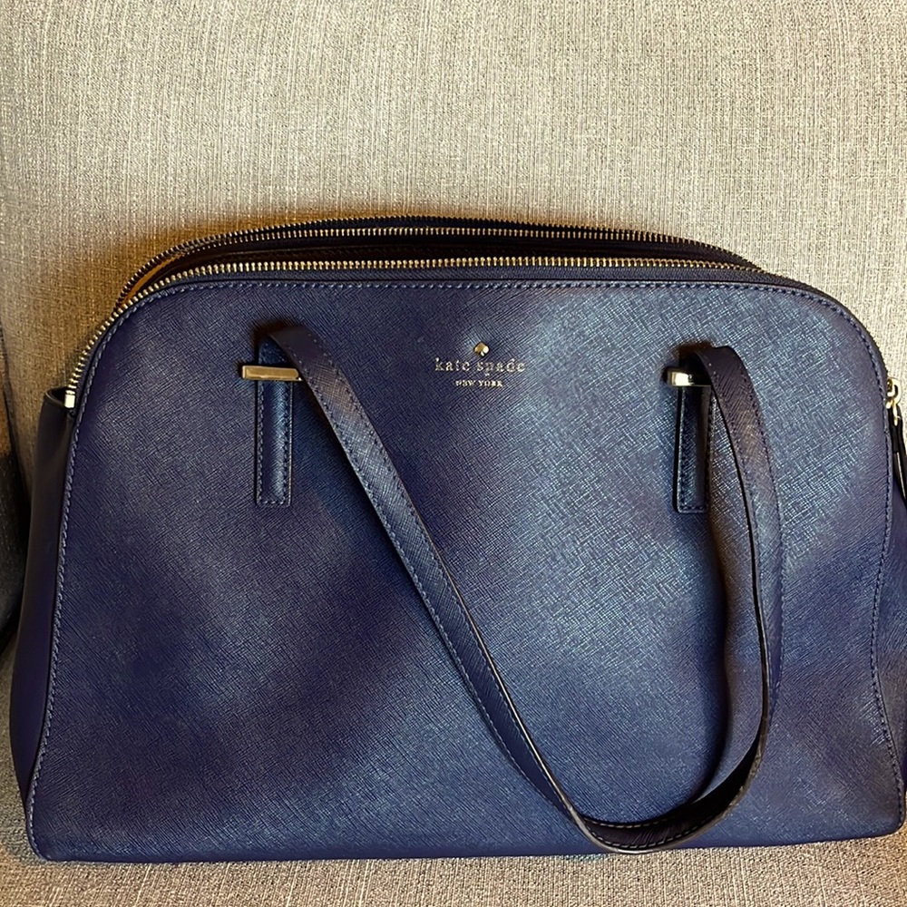 Kate Spade large purse; fits an iPad or small computer.